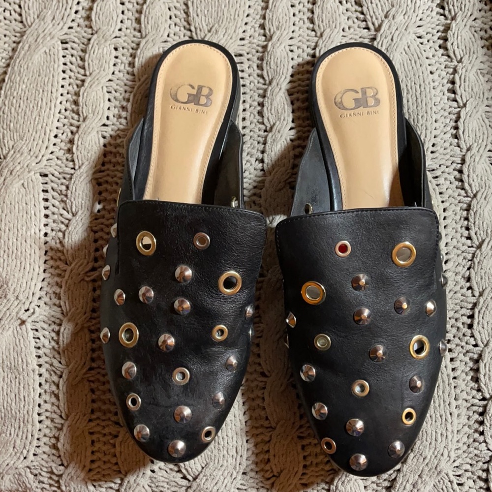 Gianni Bini Black Leather Mules Sz 11